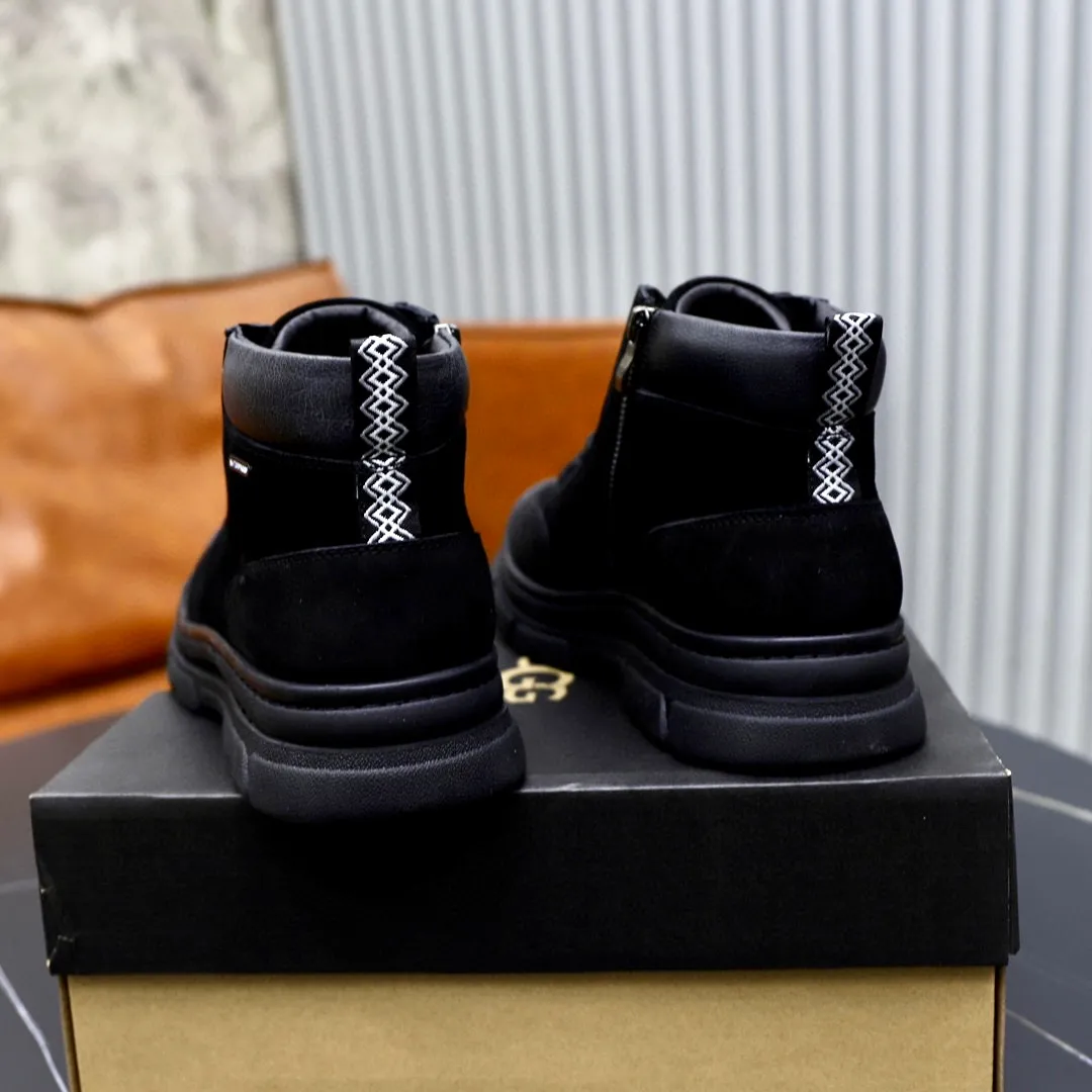 Ex-factory price: 640💰Thick wool imported from Australia Brand: UGG genuine purchasing agent Size: 38-44 Grade: Official website 1:1 Material: First layer of genuine leather waterproof and antifreeze upper Real wool lining Original non-slip soft wear-resistant outsole Style category: Men's casual shoes Trendy style Comfortable on the feet Color: Official website color synchronization